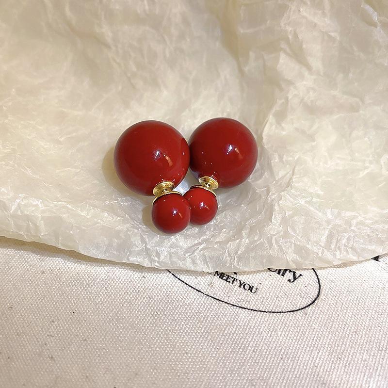 Natal year red diamond pony pearl earrings autumn and winter retro temperament earrings light luxury high-end earrings women
Natal year red diamond pony pearl earrings autumn and winter retro temperament earrings light luxury high-end earrings women