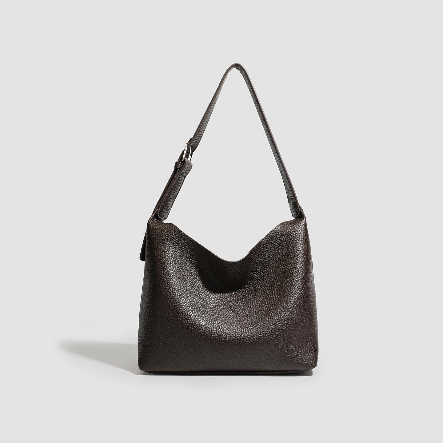 Simple Bucket Bag, New Large Capacity Commuting Tote Bag, High-end Retro Casual Single Shoulder Armpit Bag
Simple Bucket Bag, New Large Capacity Commuting Tote Bag, High-end Retro Casual Single Shoulder Armpit Bag