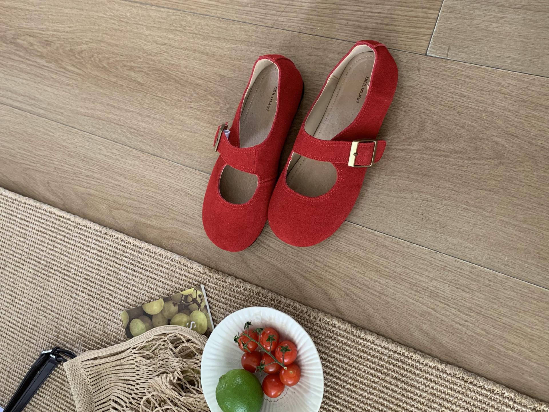 Retro soft-soled Birkenstock Doudou shoes for women s 2025 spring new shallow mouth versatile flat bottom with skirt Mary Jane single shoes 36 червоний
Retro soft-soled Birkenstock Doudou shoes for women s 2025 spring new shallow mouth versatile flat bottom with skirt Mary Jane single shoes 36 червоний