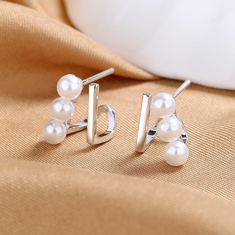 French Light Luxury Fritillary Stud Earrings Silver Design High-End Earrings Temperament Small Fragrance Earrings
French Light Luxury Fritillary Stud Earrings Silver Design High-End Earrings Temperament Small Fragrance Earrings