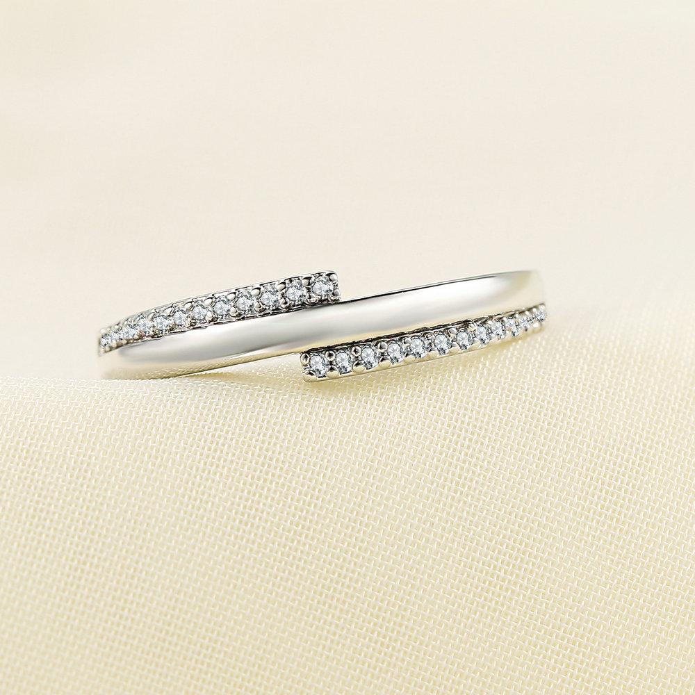 ZHOUYANG Ring For Women Simple Double Row AAA+ Cubic Zirconia White Gold Color Daily Finger Ring Gift Fashion Jewelry DZR019 4
ZHOUYANG Ring For Women Simple Double Row AAA+ Cubic Zirconia White Gold Color Daily Finger Ring Gift Fashion Jewelry DZR019 4