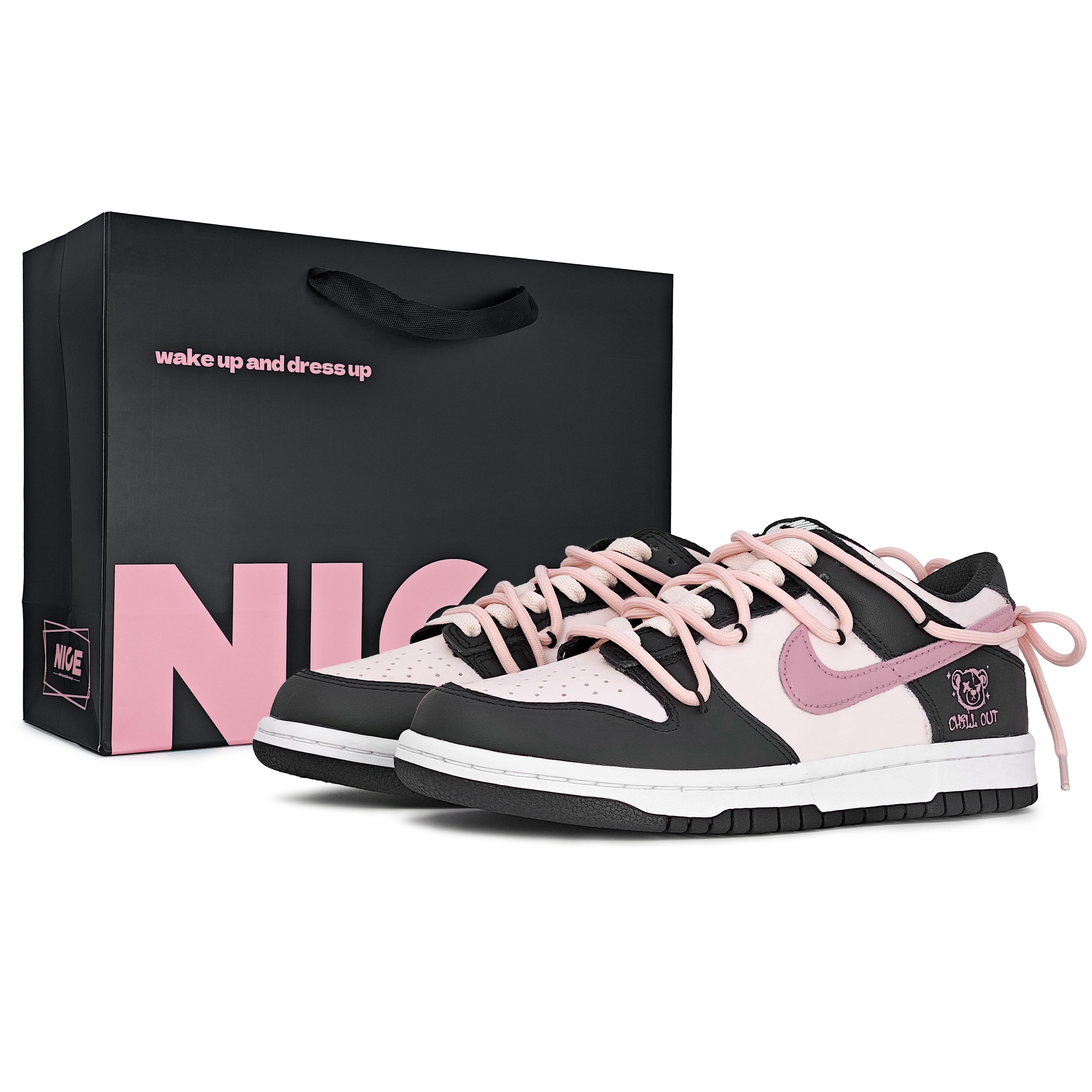 Nike Dunk Berry Bear Abrasion Resistant Low top Skateboard Shoes Women s Black Pink DD1503-101(Team318-SBOX) 38
Nike Dunk Berry Bear Abrasion Resistant Low top Skateboard Shoes Women s Black Pink DD1503-101(Team318-SBOX) 38