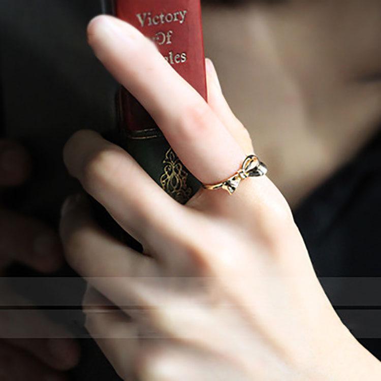 Niche Luxury Gold-Plated S925 Sterling Silver Bow Ring for Women - Simple, Elegant Jewelry US Size 8
Niche Luxury Gold-Plated S925 Sterling Silver Bow Ring for Women - Simple, Elegant Jewelry US Size 8
