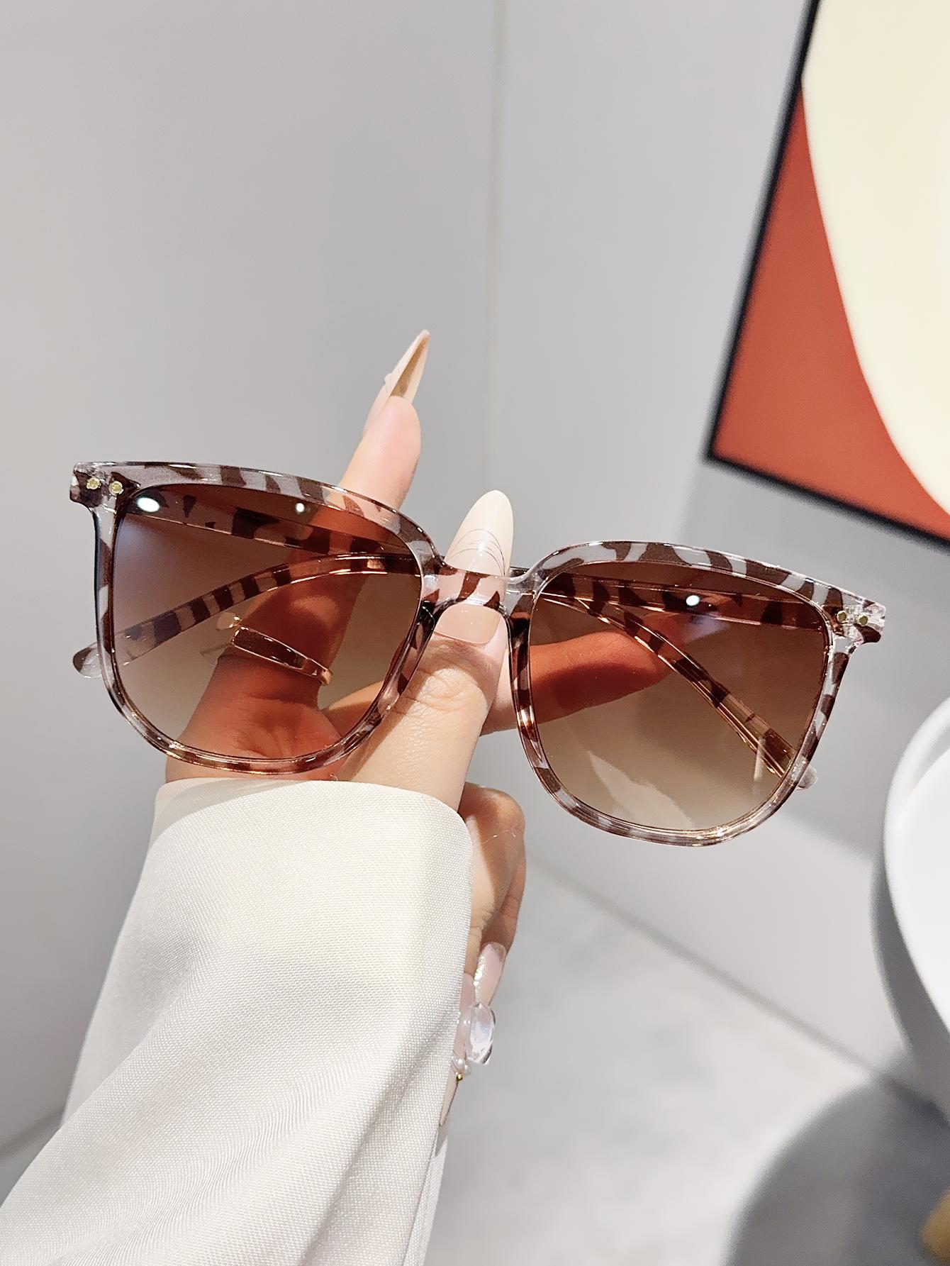 1Pc European And American Classic Popular Square Frame Simple And Versatile Party And Elegant Glasses Perfect For Gift Giving
1Pc European And American Classic Popular Square Frame Simple And Versatile Party And Elegant Glasses Perfect For Gift Giving