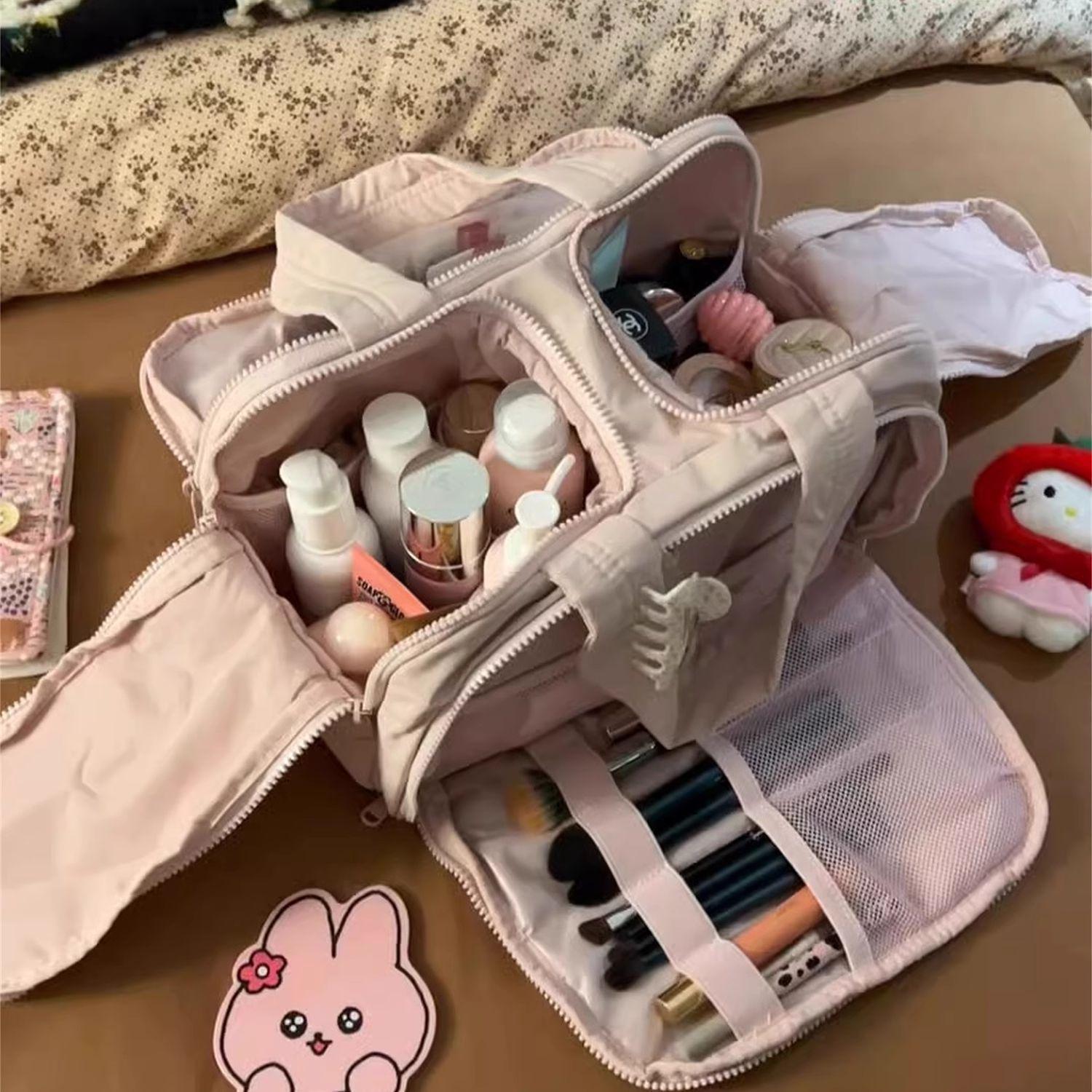 Extra Large Travel Makeup Bag with Wide Opening and Partitioned Storage
Extra Large Travel Makeup Bag with Wide Opening and Partitioned Storage