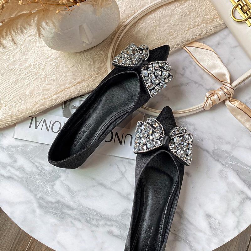 Fashion Women Flat Shoes Beautiful Crystal Bowknot Casual Boat Shoes Girl Slip-on Loafers 43
Fashion Women Flat Shoes Beautiful Crystal Bowknot Casual Boat Shoes Girl Slip-on Loafers 43
