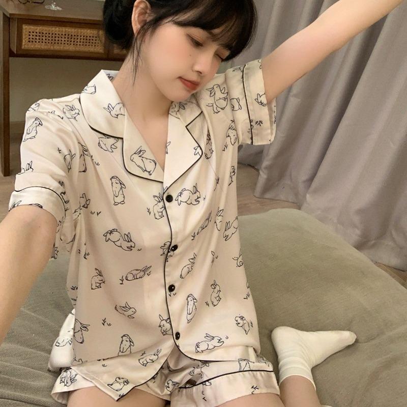 Women s Ice Silk Short-Sleeve Pajama Set with Rabbit Cartoon Print - Cooling Summer Home & Outdoor Wear M
Women s Ice Silk Short-Sleeve Pajama Set with Rabbit Cartoon Print - Cooling Summer Home & Outdoor Wear M