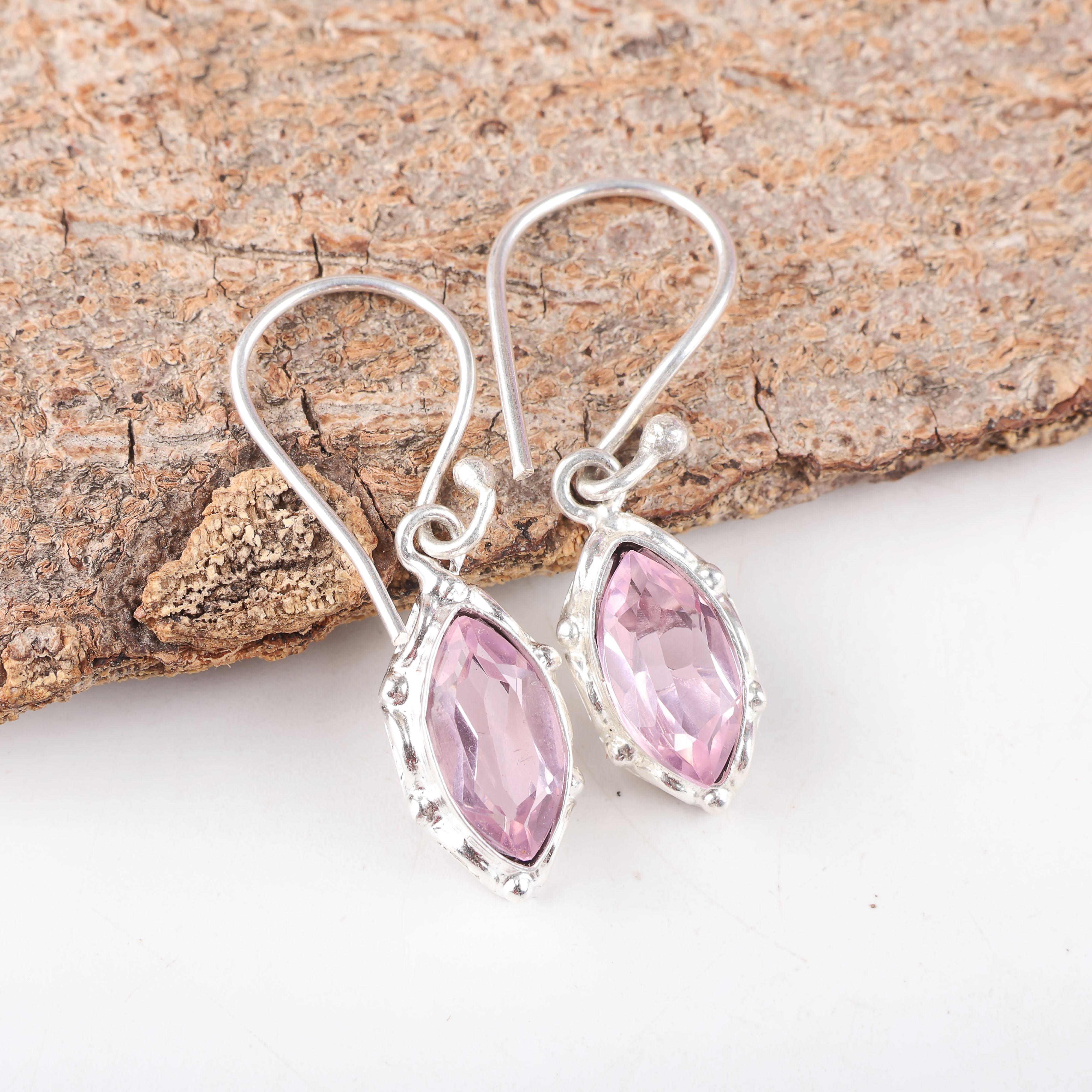 Morganite Earrings, Handmade Gemstone 925 Solid Sterling Silver Earrings Antique Jewelry, For Engagement Gift 1.38 Inches розовый
Morganite Earrings, Handmade Gemstone 925 Solid Sterling Silver Earrings Antique Jewelry, For Engagement Gift 1.38 Inches розовый