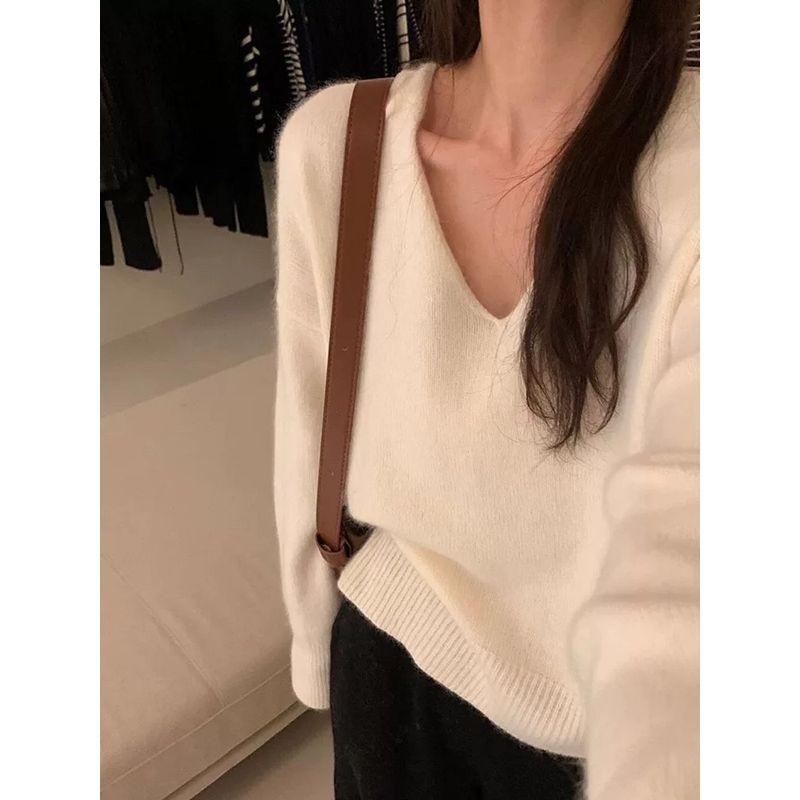 White Soft Glutinous Raccoon Velvet Loose V-neck All-Matching Knitwear Sweater Women s Base 2024 Autumn and Winter Inner Wear Black L
White Soft Glutinous Raccoon Velvet Loose V-neck All-Matching Knitwear Sweater Women s Base 2024 Autumn and Winter Inner Wear Black L