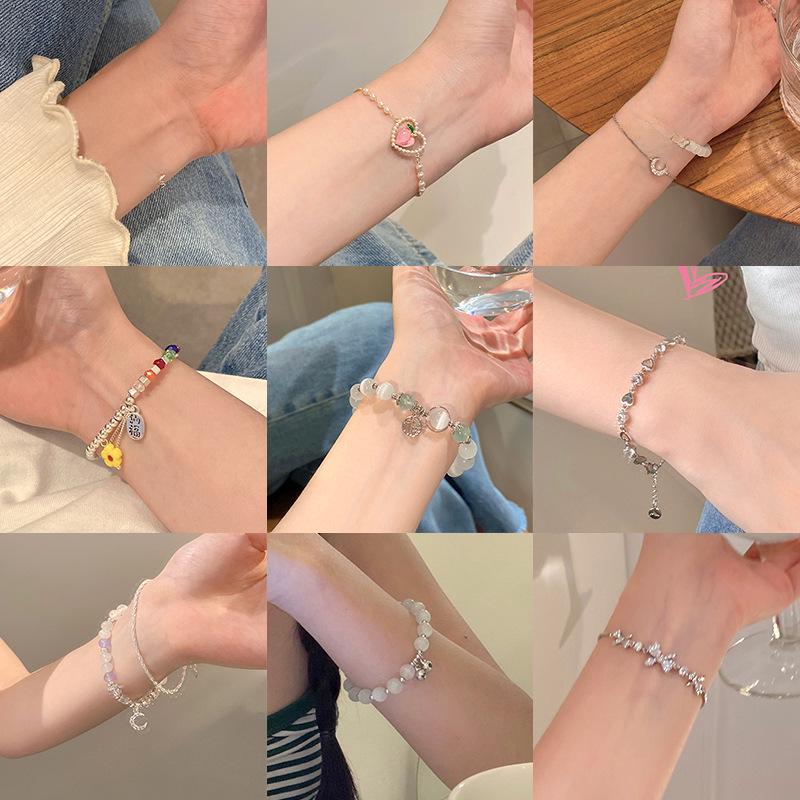Trendy Korean Pearl Bracelet for Women: Versatile, Elegant Design for Couples Candy Heart Bracelet
Trendy Korean Pearl Bracelet for Women: Versatile, Elegant Design for Couples Candy Heart Bracelet