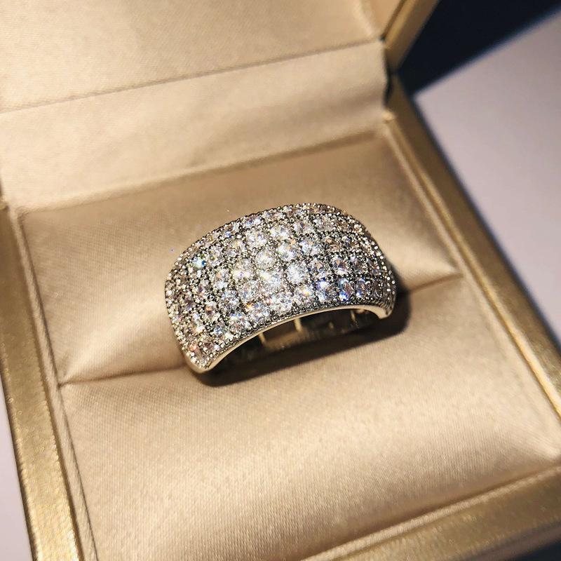 Кольцо из гальванизированного платинового циркония с бриллиантами Super Sparkle Ladys Jewel Ring No. 6
Кольцо из гальванизированного платинового циркония с бриллиантами Super Sparkle Ladys Jewel Ring No. 6