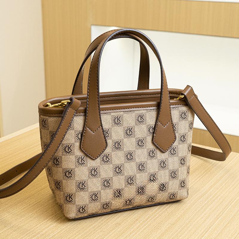 Модные и стильные сумки для женщин, шикарная и стильная сумка-ведро через плечо с нишевым дизайном хаки
Модные и стильные сумки для женщин, шикарная и стильная сумка-ведро через плечо с нишевым дизайном хаки