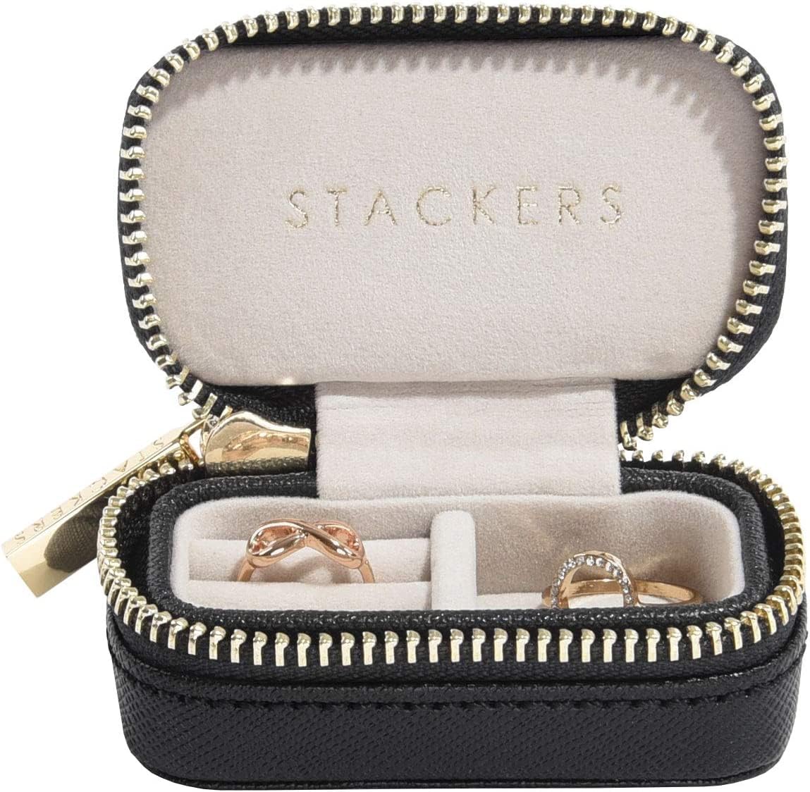 STACKERS LONDON Дорожная шкатулка для украшений Портативный кейс для аксессуаров размера S для переноски, (черный) чёрный
STACKERS LONDON Дорожная шкатулка для украшений Портативный кейс для аксессуаров размера S для переноски, (черный) чёрный