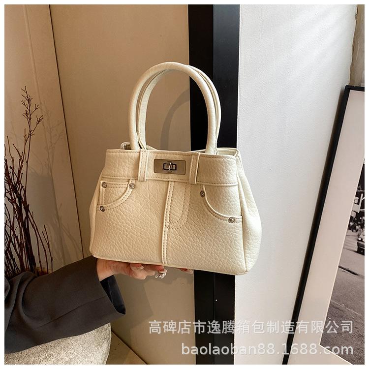 Модна супер вогняна сумка з нішевим дизайном жіноча 2024 нова популярна універсальна сумка-месенджер портативна маленька квадратна сумка білий
Модна супер вогняна сумка з нішевим дизайном жіноча 2024 нова популярна універсальна сумка-месенджер портативна маленька квадратна сумка білий