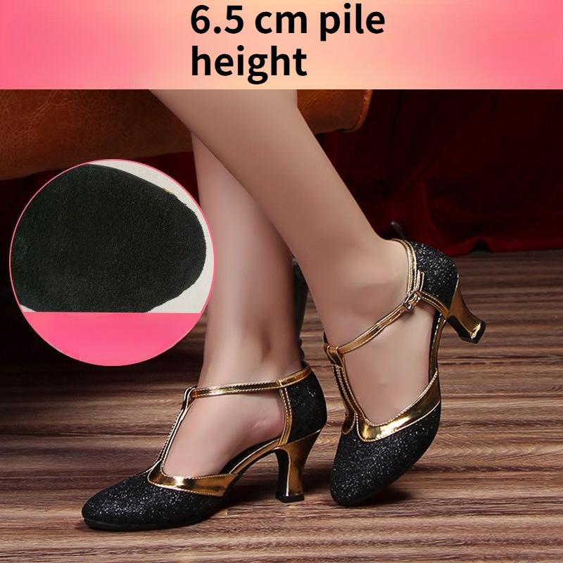 Women s Adult High-Heel Ballroom Dance Shoes with Soft Soles for Indoor Use 42
Women s Adult High-Heel Ballroom Dance Shoes with Soft Soles for Indoor Use 42