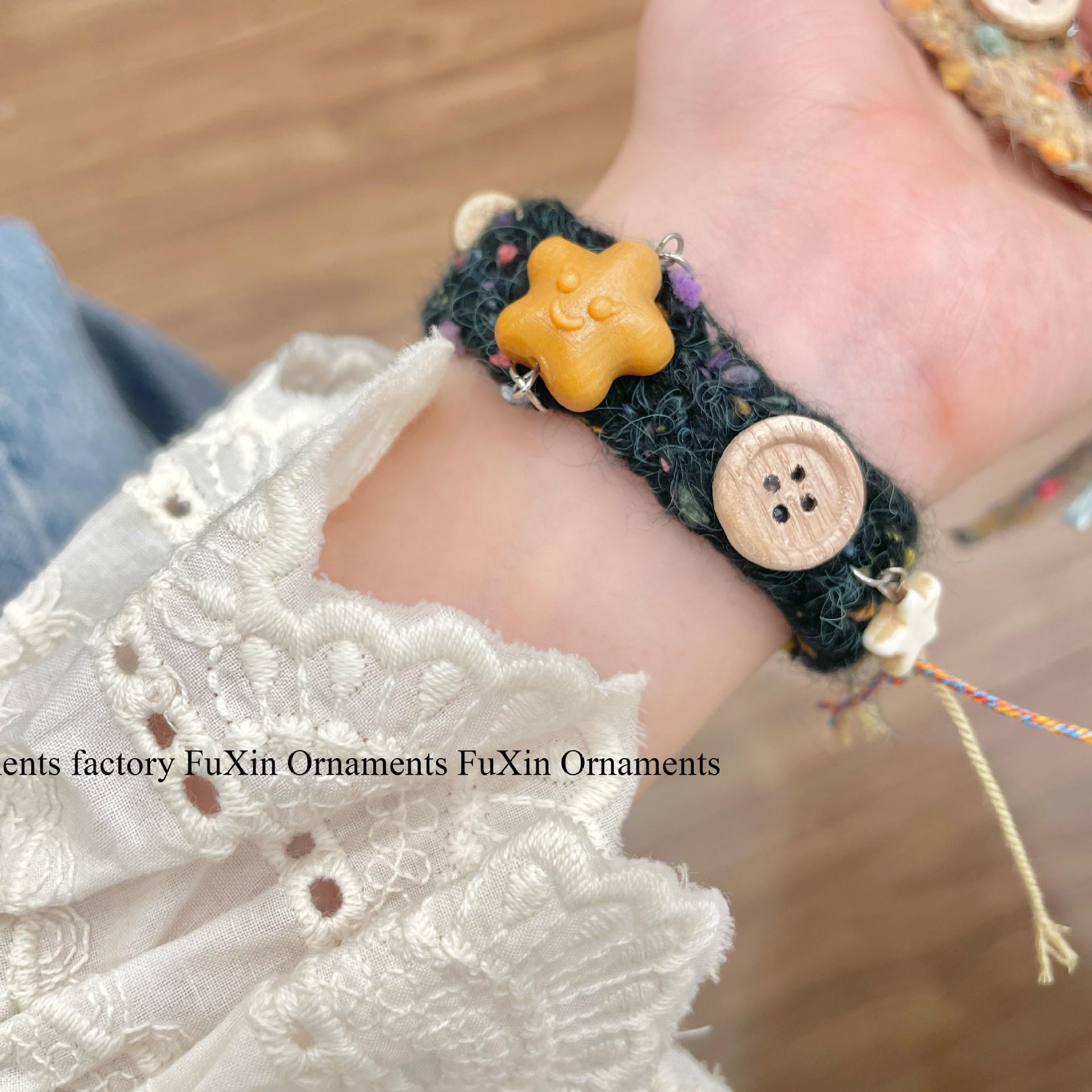 Y2K Maillard Plush Pet Button Bracelet - уникальный стиль миллениалов, милый и классный аксессуар для горячих девушек Star Tassel
Y2K Maillard Plush Pet Button Bracelet - уникальный стиль миллениалов, милый и классный аксессуар для горячих девушек Star Tassel