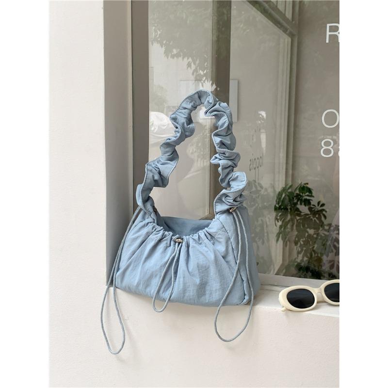 Women s bag pleated bag trendy literary messenger nylon bag niche fashion casual shoulder small square bag синий
Women s bag pleated bag trendy literary messenger nylon bag niche fashion casual shoulder small square bag синий