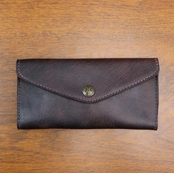 Handmade Vegetable Tanned Leather Men s and Women s Long Genuine Leather Wallet with Large Capacity, Hand-held Toe Cover Layer, Cowhide Leather Bag темно-коричневого
Handmade Vegetable Tanned Leather Men s and Women s Long Genuine Leather Wallet with Large Capacity, Hand-held Toe Cover Layer, Cowhide Leather Bag темно-коричневого