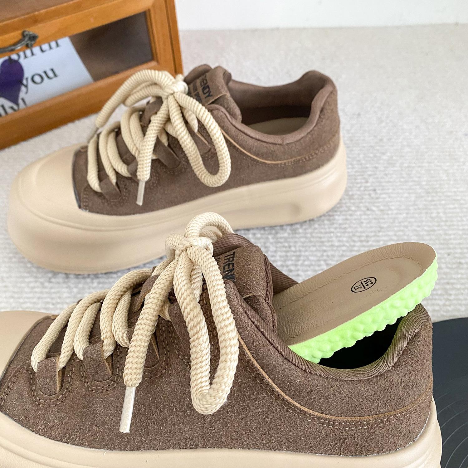 A9870 latex insole/cold dip/cowhide fabric/platform bread shoes women s board shoes retro autumn 2024 new models 40
A9870 latex insole/cold dip/cowhide fabric/platform bread shoes women s board shoes retro autumn 2024 new models 40