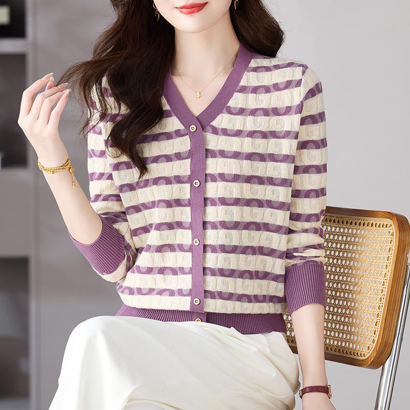 2025 Women s Autumn V-neck Striped Short-Sleeve Wool-Blend Top 105 for 90-105 jin фіолетовий
2025 Women s Autumn V-neck Striped Short-Sleeve Wool-Blend Top 105 for 90-105 jin фіолетовий