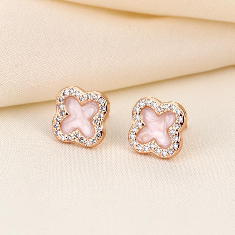 New high-quality four-leaf clover stud earrings ins sweet little fresh ear jewelry
New high-quality four-leaf clover stud earrings ins sweet little fresh ear jewelry