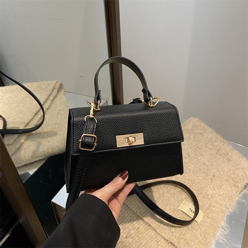 Premium texture bag women s bag 2025 new trendy fashion portable Kelly bag small square bag shoulder messenger bag білий
Premium texture bag women s bag 2025 new trendy fashion portable Kelly bag small square bag shoulder messenger bag білий