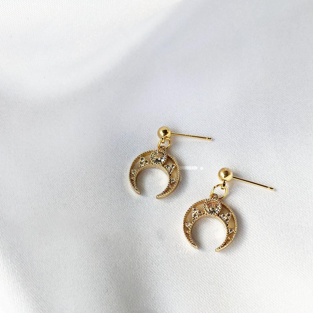 Модные серьги-полумесяцы из стерлингового серебра с золотым покрытием для женщин 925 Sterling Silver
Модные серьги-полумесяцы из стерлингового серебра с золотым покрытием для женщин 925 Sterling Silver