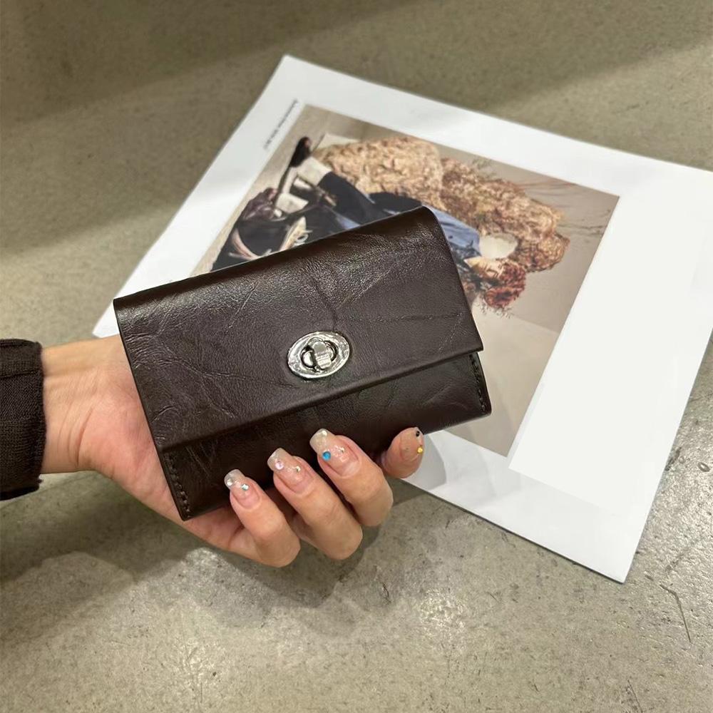 2025 New Genuine Leather Coin Purse Wrinkled First Layer of Cowhide Small Wallet Fashion Turnlock Card Holder срібний
2025 New Genuine Leather Coin Purse Wrinkled First Layer of Cowhide Small Wallet Fashion Turnlock Card Holder срібний