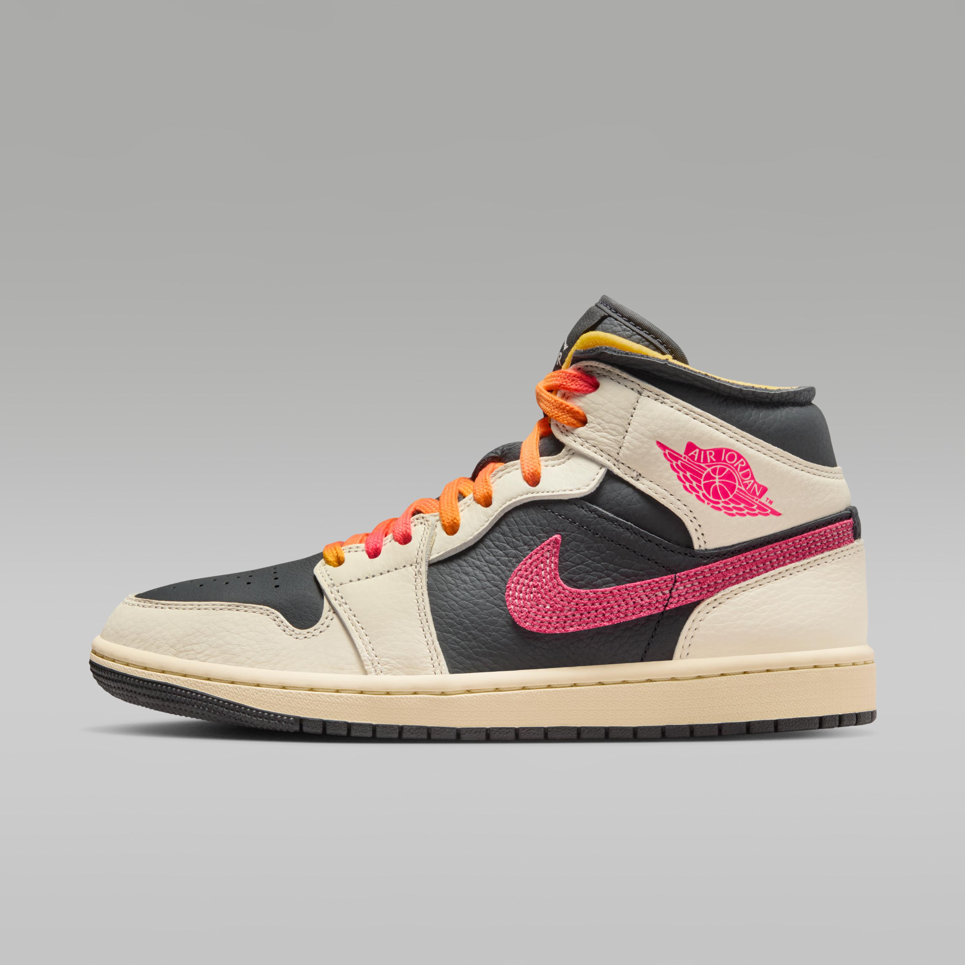 Jordan 1 Mid SE Edge Flight Club (Women s) 35.5
Jordan 1 Mid SE Edge Flight Club (Women s) 35.5