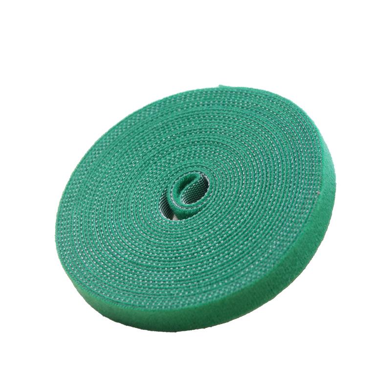 Зеленый волшебный скотч для растений: Регулируемый ремешок на липучке для формирования и поддержки растений.
Зеленый волшебный скотч для растений: Регулируемый ремешок на липучке для формирования и поддержки растений.