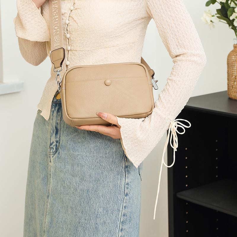 Luxury Solid Color Genuine Leather Handbag Women Cowhide Purse Female Shoulder Messenger Sac Ladies Fashion Totes 22cm 9cm 14cm
Luxury Solid Color Genuine Leather Handbag Women Cowhide Purse Female Shoulder Messenger Sac Ladies Fashion Totes 22cm 9cm 14cm