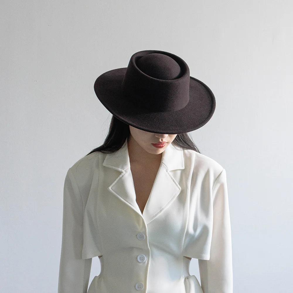 100% Wool Fedora Hats for Women Billycock Maillard Solid Color Ladies Concave Shape Felt Cap Female Party Dress Boater Top Hat 56-58cm
100% Wool Fedora Hats for Women Billycock Maillard Solid Color Ladies Concave Shape Felt Cap Female Party Dress Boater Top Hat 56-58cm