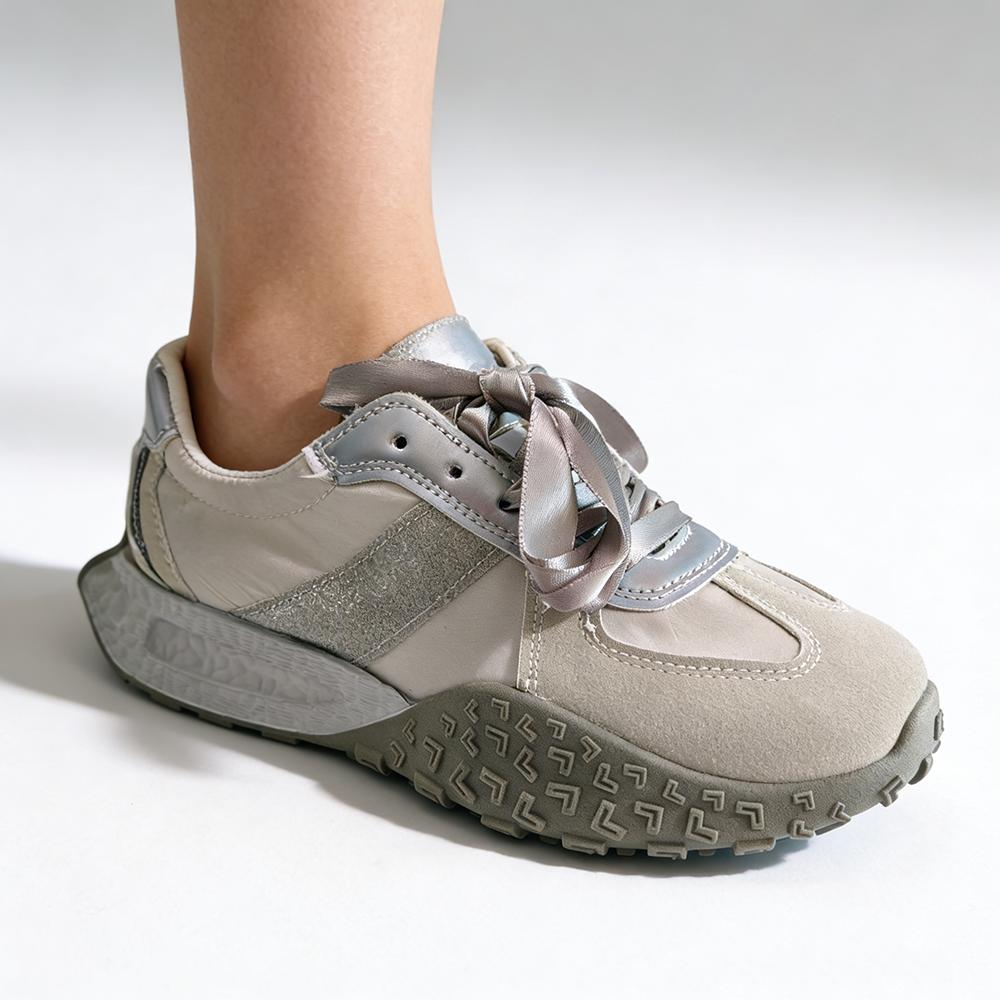Spring Summer Women Casual Chunky Sole Sneakers Breathable Young Ladies Daily Walking Shoes Non-slip Silver 40 срібний
Spring Summer Women Casual Chunky Sole Sneakers Breathable Young Ladies Daily Walking Shoes Non-slip Silver 40 срібний