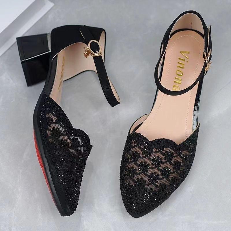 Single shoes women s summer new one-word buckle women s shoes hot diamond mother shoes mesh breathable bag head sandals 40
Single shoes women s summer new one-word buckle women s shoes hot diamond mother shoes mesh breathable bag head sandals 40