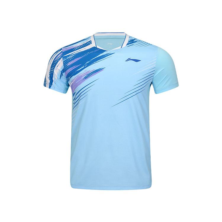 Li Ning Серия Бадминтон Граффити Принт V-образный вырез Удобная Дышащая Повседневная Футболка с коротким рукавом Унисекс Топы Ледяной-голубой AAYV025-5 M
Li Ning Серия Бадминтон Граффити Принт V-образный вырез Удобная Дышащая Повседневная Футболка с коротким рукавом Унисекс Топы Ледяной-голубой AAYV025-5 M