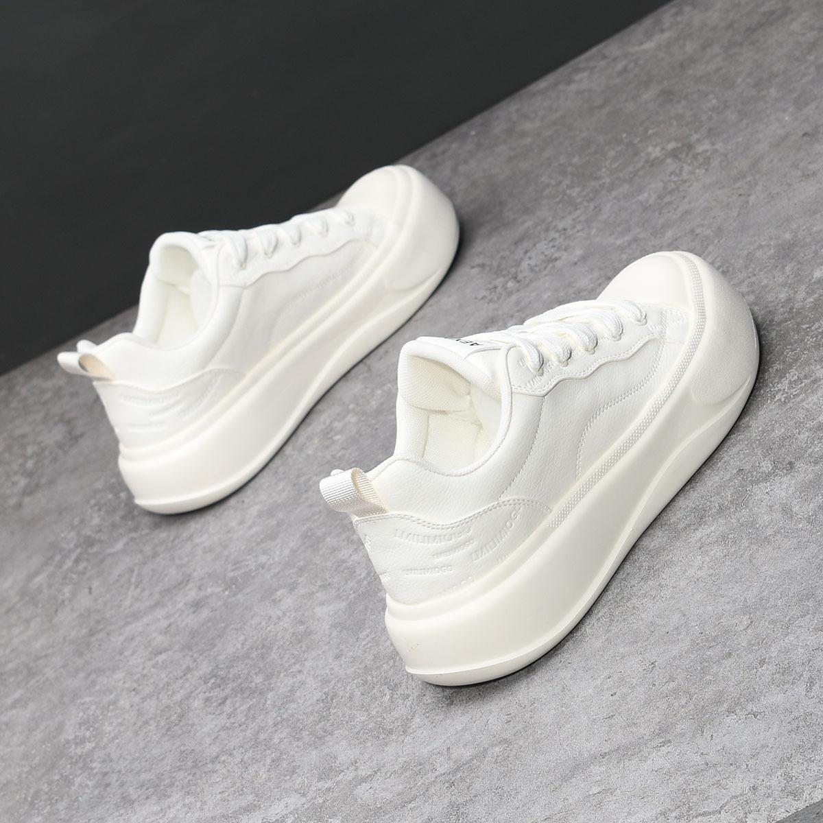 Spring leather surface breathable board shoes soft sole thick sole heightening casual sports shoes 39 белый
Spring leather surface breathable board shoes soft sole thick sole heightening casual sports shoes 39 белый