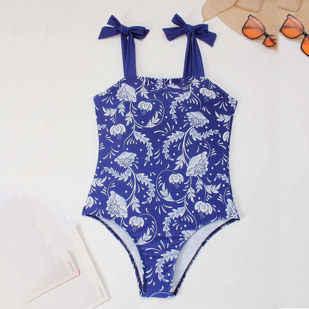 Women s One-Piece Printed Swimsuit - Fashionable, Sexy, Sleeveless, Slimming, Conservative Design Extra Large королівський синій колір
Women s One-Piece Printed Swimsuit - Fashionable, Sexy, Sleeveless, Slimming, Conservative Design Extra Large королівський синій колір