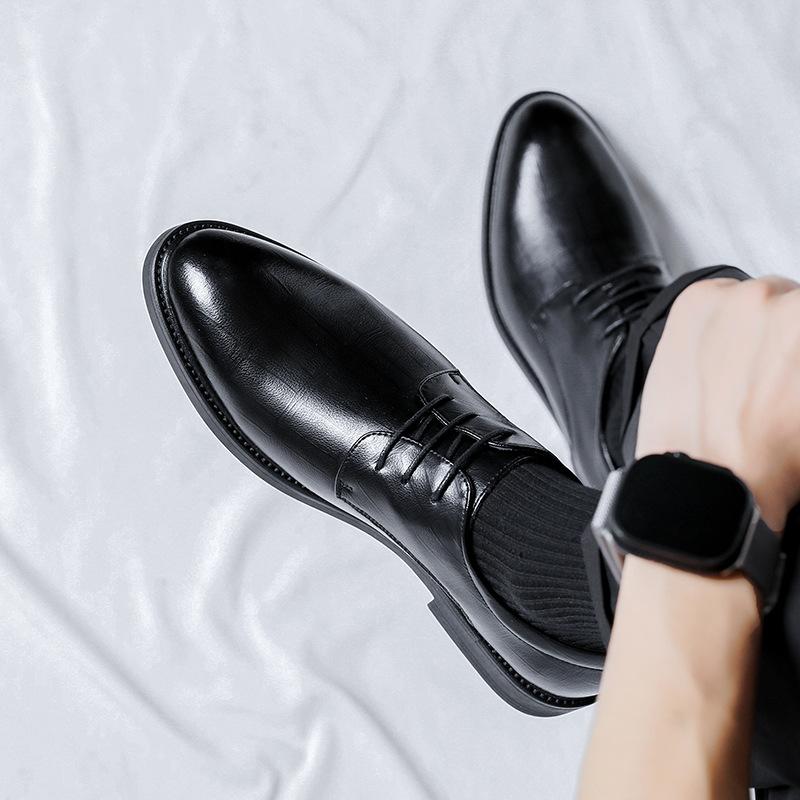 Casual leather shoes men s business dress high sense British commuter black men s wedding groom shoes 66791-R 44 чорний
Casual leather shoes men s business dress high sense British commuter black men s wedding groom shoes 66791-R 44 чорний