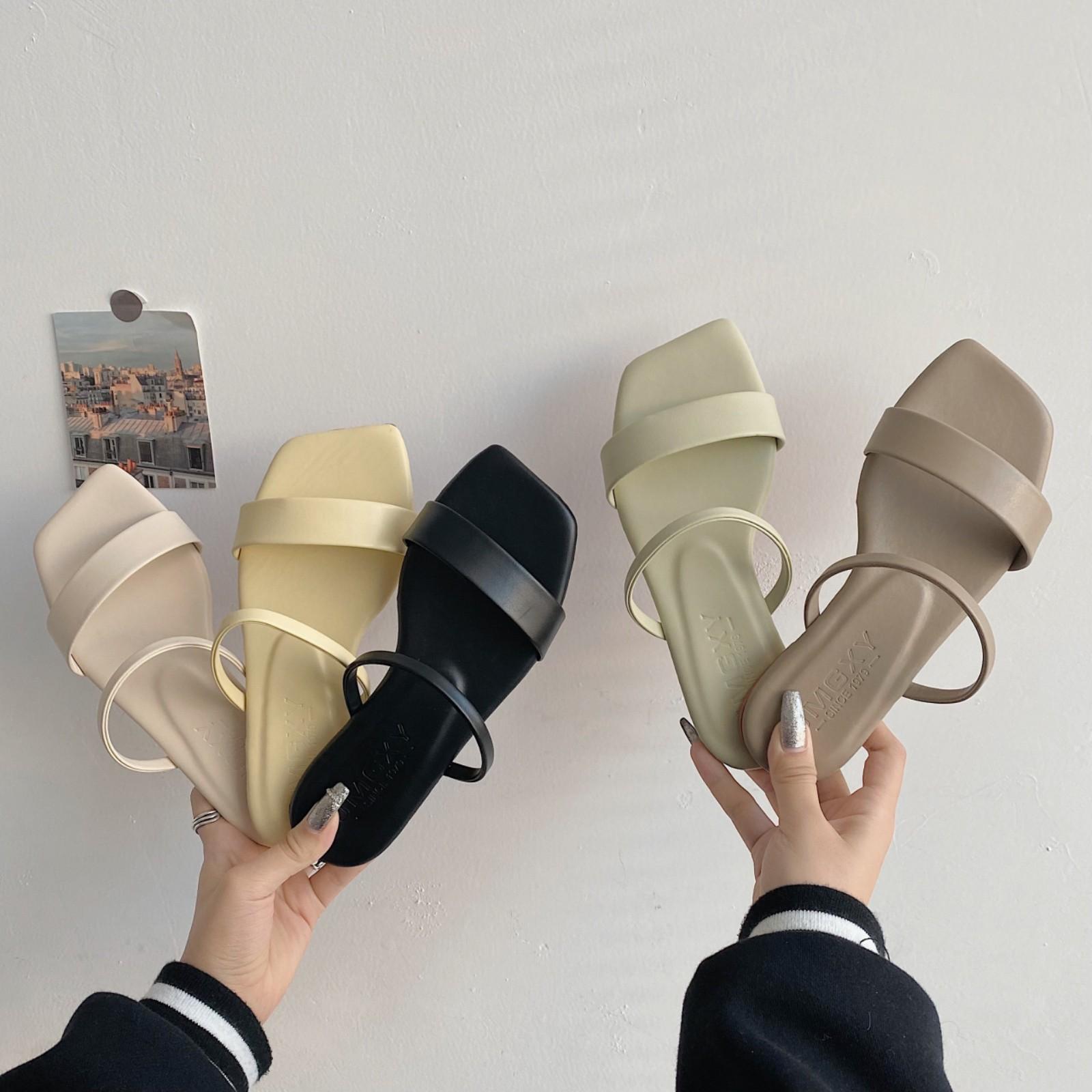Korean Version Of The Square Heads Fish Head One Word Cool Slippers Women s Flat Bottom Outside Wear Slippers 35 бежевый
Korean Version Of The Square Heads Fish Head One Word Cool Slippers Women s Flat Bottom Outside Wear Slippers 35 бежевый