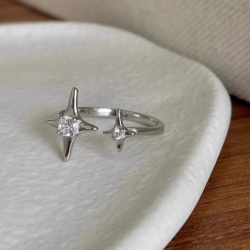 Chic Minimalist Star Ring For Women Perfect For Fashionable Everyday Wear
Chic Minimalist Star Ring For Women Perfect For Fashionable Everyday Wear