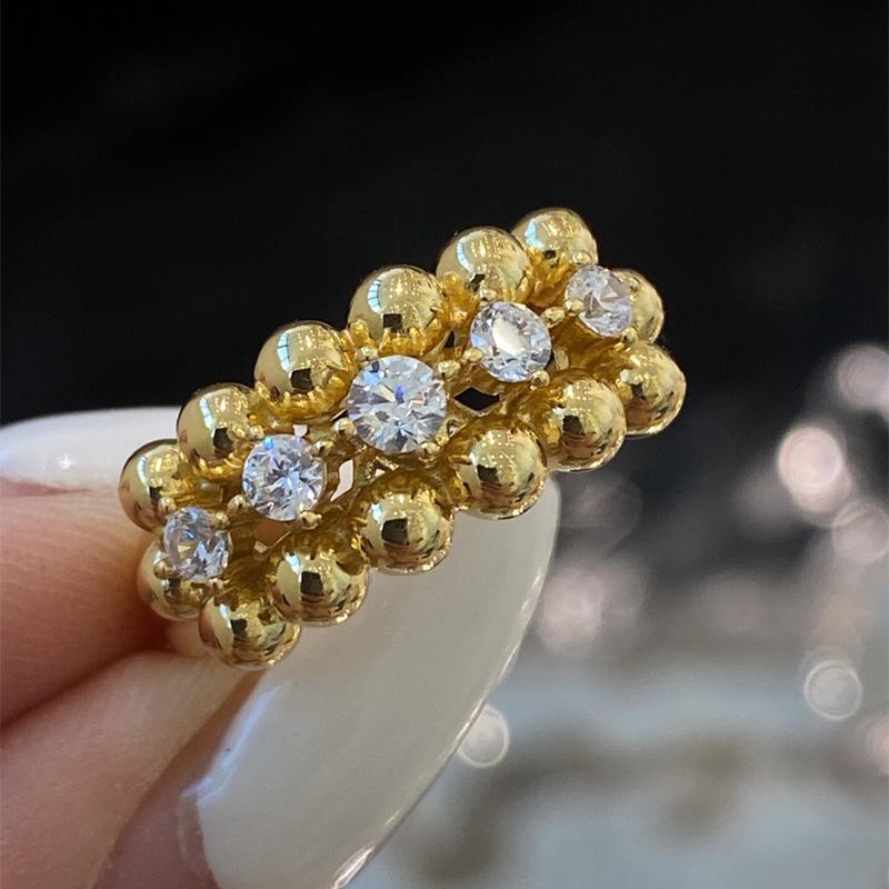 Rumbling Gold-Plated S925 Silver Beaded Ring – European & American Romantic Style Size 9
Rumbling Gold-Plated S925 Silver Beaded Ring – European & American Romantic Style Size 9