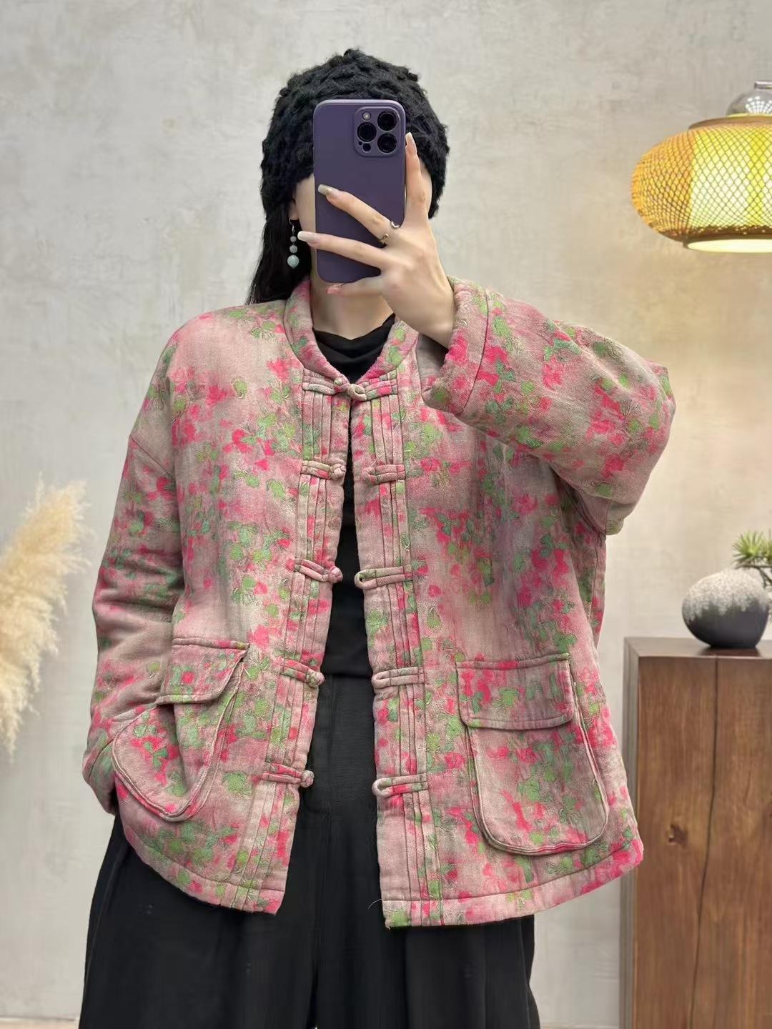 2025 осень и зима новая ретро этническая куртка хлопок и лен принт хлопок ватин дисковая пряжка повседневная свободная большой размер верхняя одежда женская one size fits all розовый
2025 осень и зима новая ретро этническая куртка хлопок и лен принт хлопок ватин дисковая пряжка повседневная свободная большой размер верхняя одежда женская one size fits all розовый