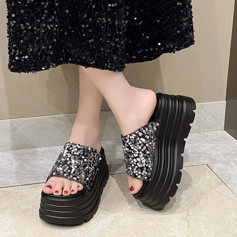 Shiny Sequin Thick Bottom Cross Slippers Women s Fashionable Outdoor Summer New Heightening Small Size Platform Sandals 34 срібний
Shiny Sequin Thick Bottom Cross Slippers Women s Fashionable Outdoor Summer New Heightening Small Size Platform Sandals 34 срібний