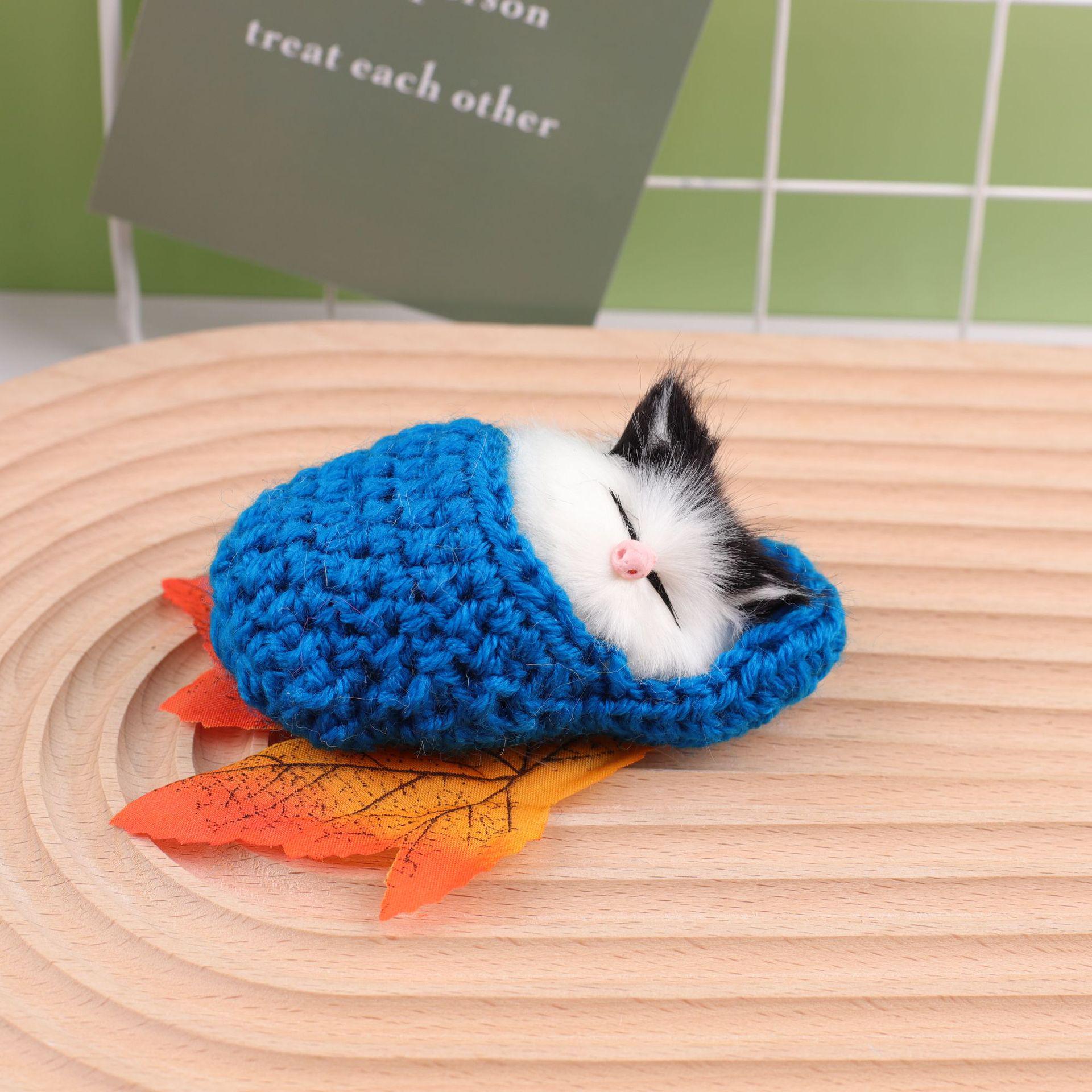 Mini Squeaky Cat Plush Slippers - Children s Gift & Nap Toy
Mini Squeaky Cat Plush Slippers - Children s Gift & Nap Toy