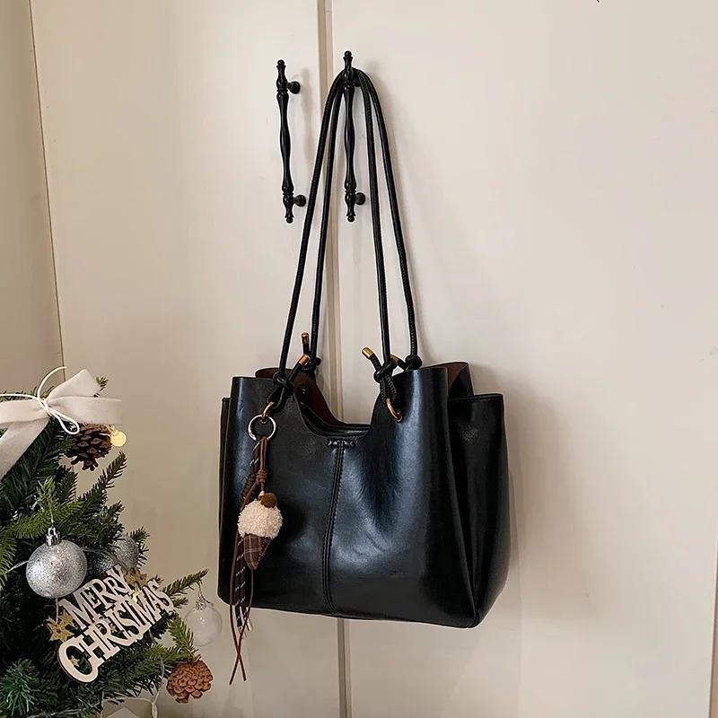 Fashion Zipper Solid PU Women s Handbags Casual Interior Compartment Tote Bags for Women Sewing Thread Bags
Fashion Zipper Solid PU Women s Handbags Casual Interior Compartment Tote Bags for Women Sewing Thread Bags