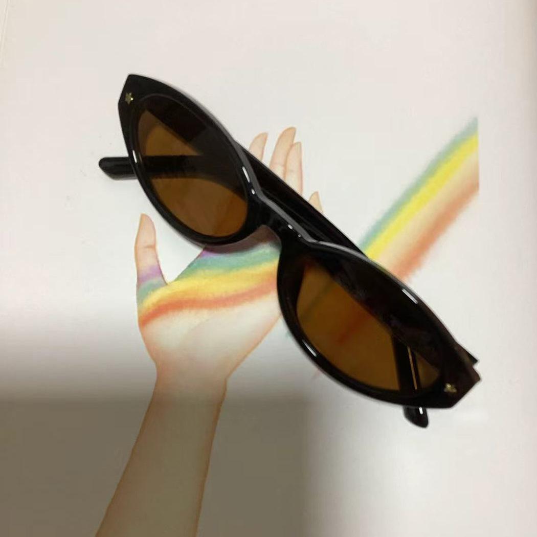 Rivets Decoration For Men Sun Glasses Korean Style Oval Shaped Shape Sun Glasses for Woman High Quality Sunglass For Women
Rivets Decoration For Men Sun Glasses Korean Style Oval Shaped Shape Sun Glasses for Woman High Quality Sunglass For Women