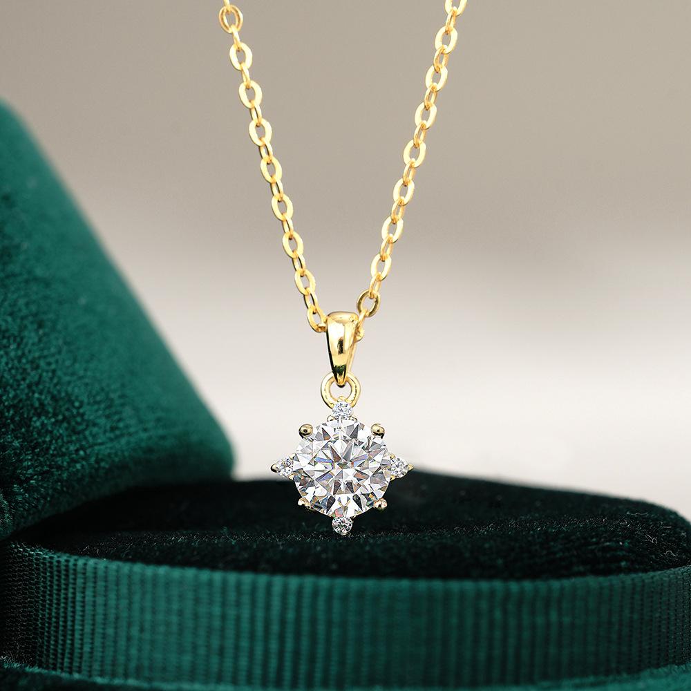Luxury Real Gold Women s Classic Four Claw Diamond Pendant Clavicle Chain Moissanite Necklace золотой
Luxury Real Gold Women s Classic Four Claw Diamond Pendant Clavicle Chain Moissanite Necklace золотой