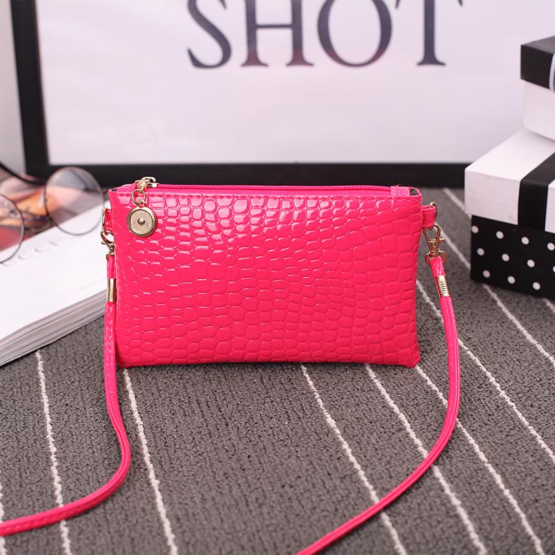 Маленькая квадратная женская сумка с узором крокодила: Японский корейский кошелек для монет, ручной, на плечо и через плечо, лакированная кожа для ключей и телефона. розы красного
Маленькая квадратная женская сумка с узором крокодила: Японский корейский кошелек для монет, ручной, на плечо и через плечо, лакированная кожа для ключей и телефона. розы красного