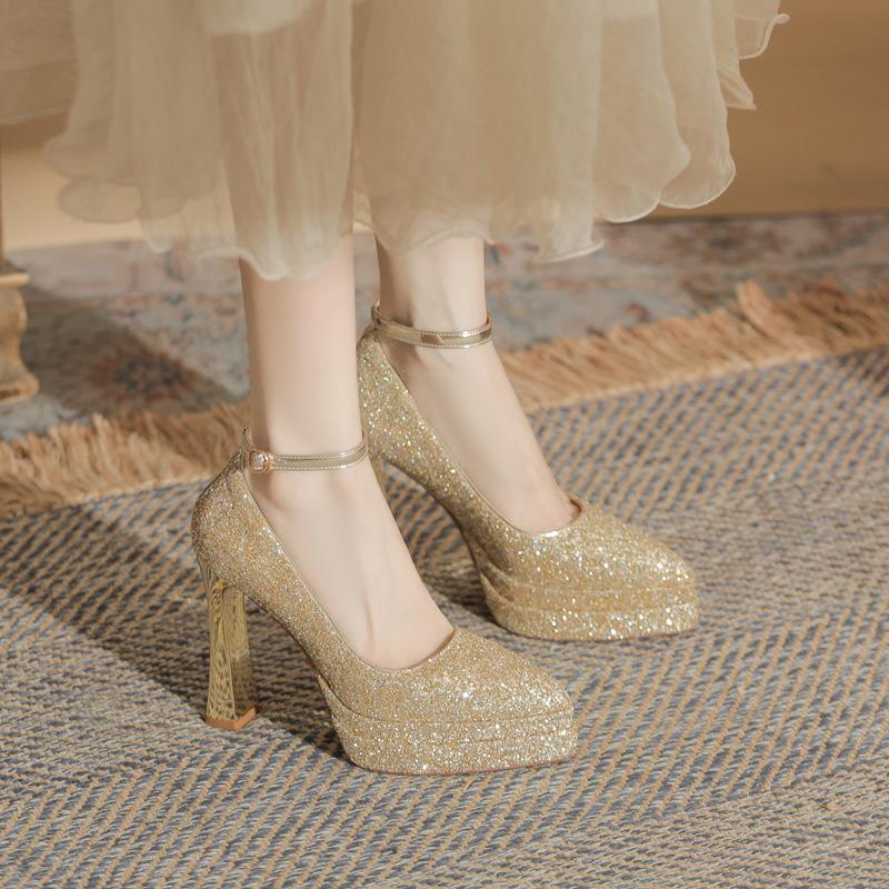 Skinny pointed thick heel Mary Jane high heels women s waterproof table satin one-word button rice silver wedding shoes single shoes 40 золотий
Skinny pointed thick heel Mary Jane high heels women s waterproof table satin one-word button rice silver wedding shoes single shoes 40 золотий