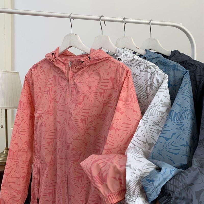 Unisex UV-Protection Jacket: Lightweight, Hooded, Couples Style, Plus Size, Outdoor Sunscreen Coat. 3XL
Unisex UV-Protection Jacket: Lightweight, Hooded, Couples Style, Plus Size, Outdoor Sunscreen Coat. 3XL